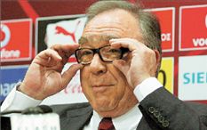 – Φέρε πίσω τα λεφτά – Χρειάζεσαι τον Θεό!