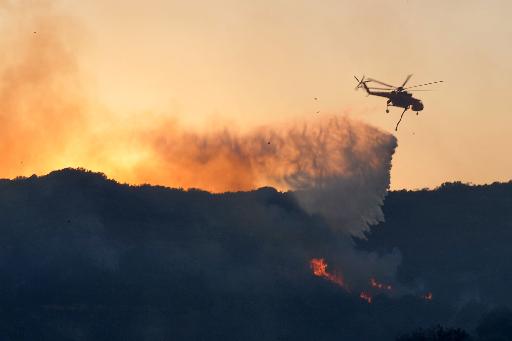 Πυρκαγιές έζωσαν και πάλι την Αττική | tanea.gr