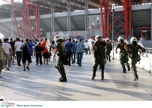 Επεισόδια με τραυματίες στο Καραϊσκάκη