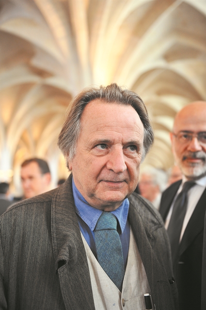 Βασικές έννοιες της «παγιδευμένης» κοσμικότητας θυμίζει ο φιλόσοφος Ρεζίς Ντεμπρέ