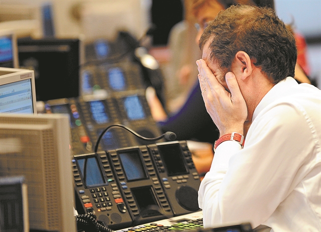 Απαγορευτικό εξόδου δείχνουν οι αγορές