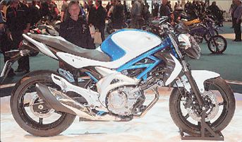 SUΖUΚΙ GLΑDΙUS 650