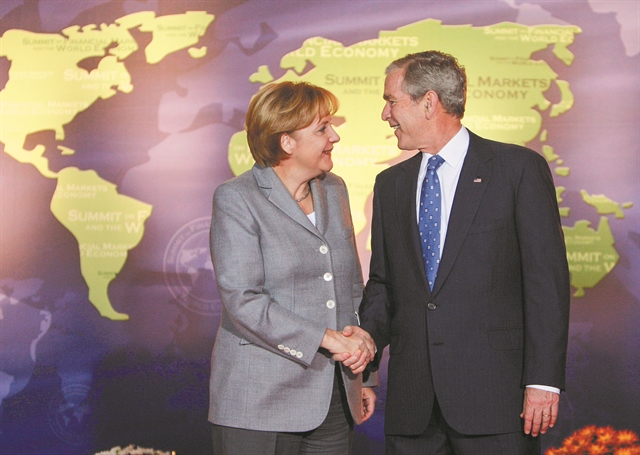 16 χρόνια, 4 πρόεδροι των ΗΠΑ, μία καγκελάριος