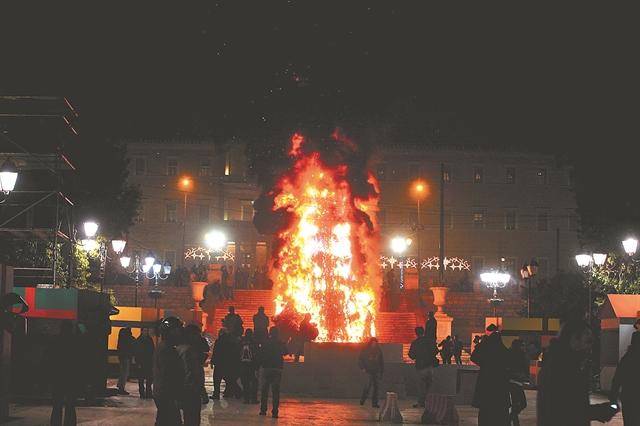 Τα παιδιά κάτω στον κάμπο κυνηγάνε τους αστούς…