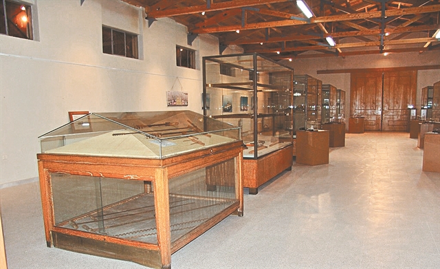 Οι γιορτινοί προβολείς στο Μουσείο Αλιείας