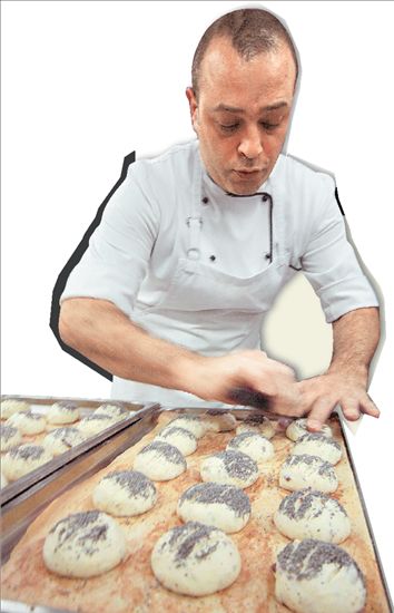 Όποιος δεν θέλει να ζυμώσει…