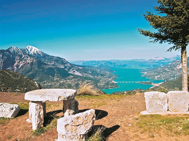 Ο ρους των ποταμών, ο ρους της ιστορίας
