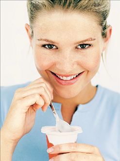 Στο μικροσκόπιο μπαίνουν  τα «ζωντανά» γιαούρτια