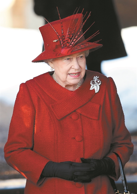 Το καπέλο ως υποκατάστατο του στέμματος