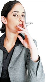 Καρκινογόνα χημικά σε έπιπλα και ρούχα μέρες μετά το σβήσιμο του τσιγάρου