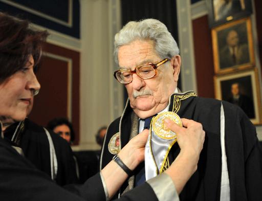 Έφυγε στα 86 του ο φιλόσοφος Κώστας Αξελός