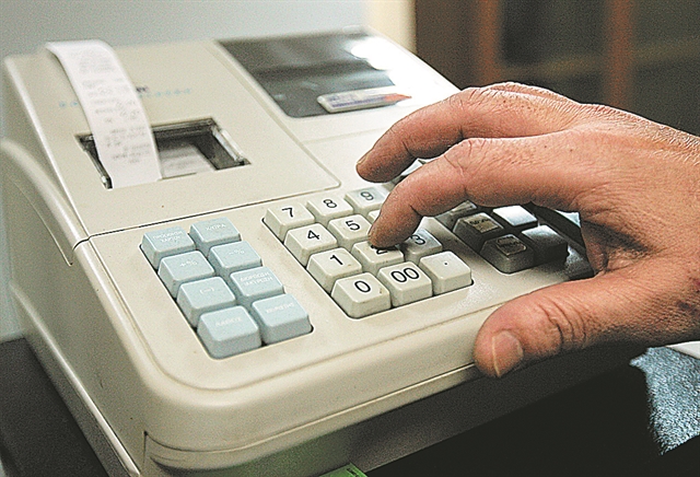 Πρώτο βήμα για… γάμο με το Taxis