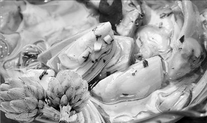 Η αγκινάρα με τ΄ αγκάθια  κρύβει μια τρυφερή καρδιά