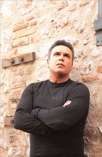 Μανώλης Λιδάκης: «Φιμώθηκα για εξίμισι χρόνια»