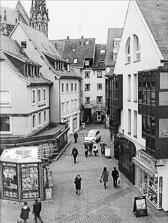 «Να βοηθήσουμε τους Ελληνες»