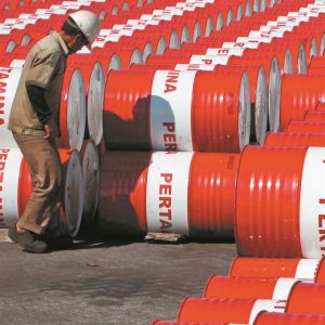 Κάτω από τα $50 έπεσε το βαρέλι