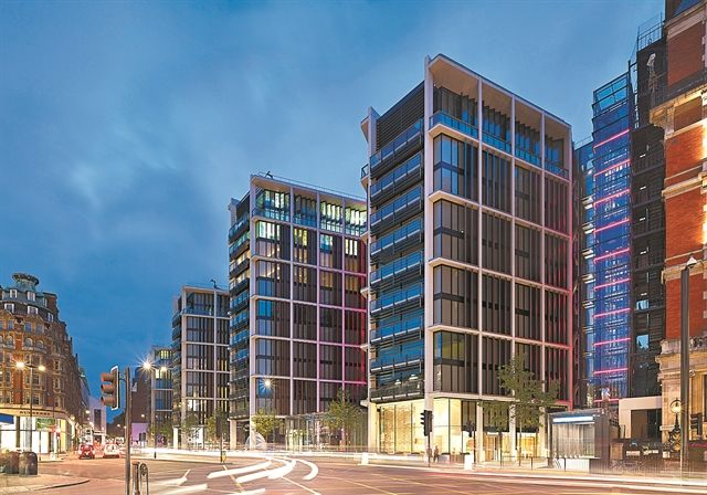 Ντορονίν, Αμπράμοβιτς και έλληνες επιχειρηματίες