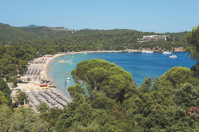 Το Κάστρο, οι Κουκουναριές και τα Λαλάρια