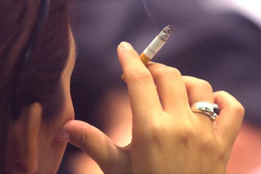 Αντικαπνιστικά μέτρα: σβήνουν οι Έλληνες το τσιγάρο;