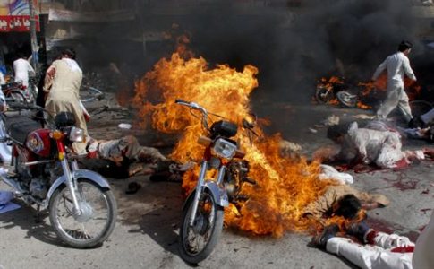 Πακιστάν: Επίθεση αυτοκτονίας με 14 νεκρούς και δεκάδες τραυματίες