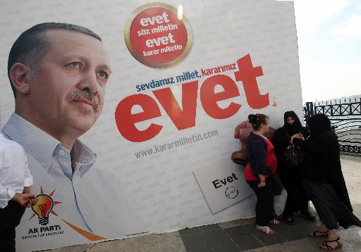 «Ναι» των Τούρκων προβλέπει δημοσκόπηση