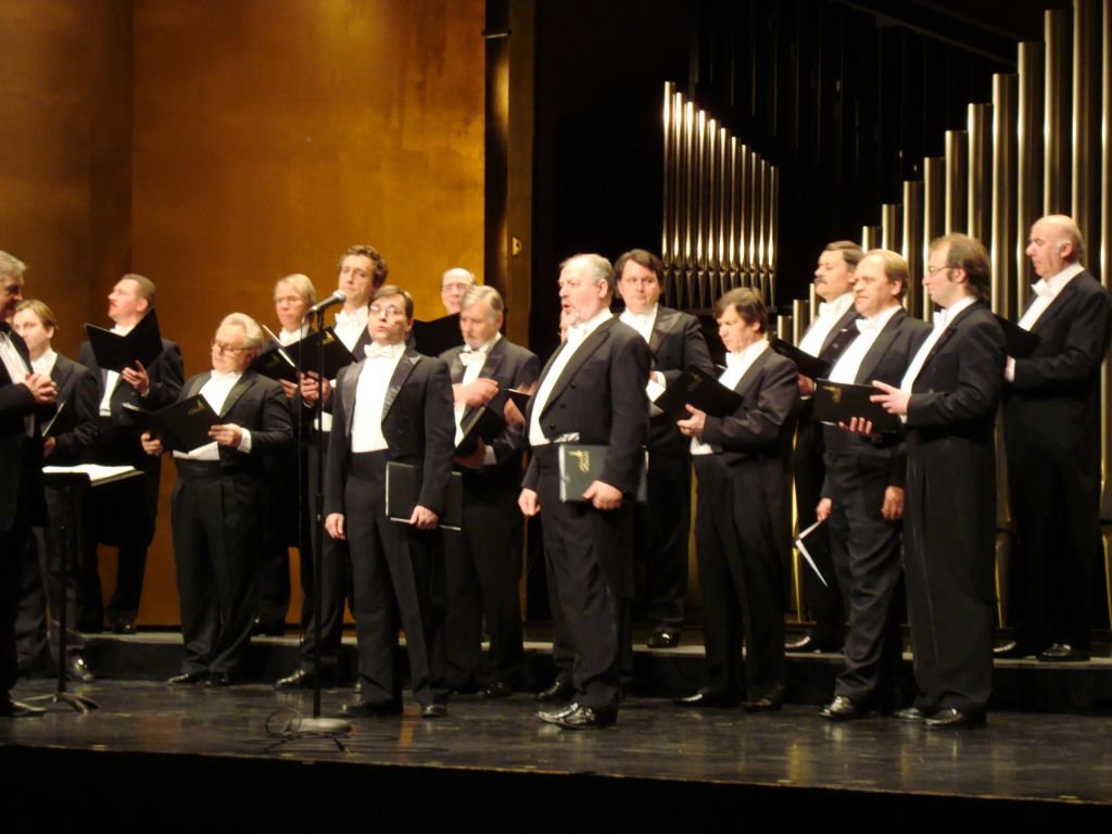 Η Ορθόδοξη Χορωδία Ανδρών της Αγ. Πετρούπολης στο Μέγαρο Μουσικής