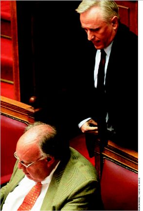 Αρση της µονιµότητας µε  συνταγµατική αναθεώρηση