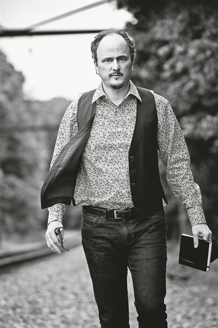 Στο μεταίχμιο ευτυχίας και καταστροφής