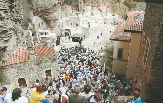Παναγία Πανταχού Παρούσα στην Ελλάδα