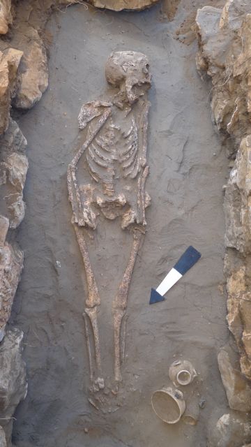 Οι βροχές αποκάλυψαν μυκηναϊκό νεκροταφείο