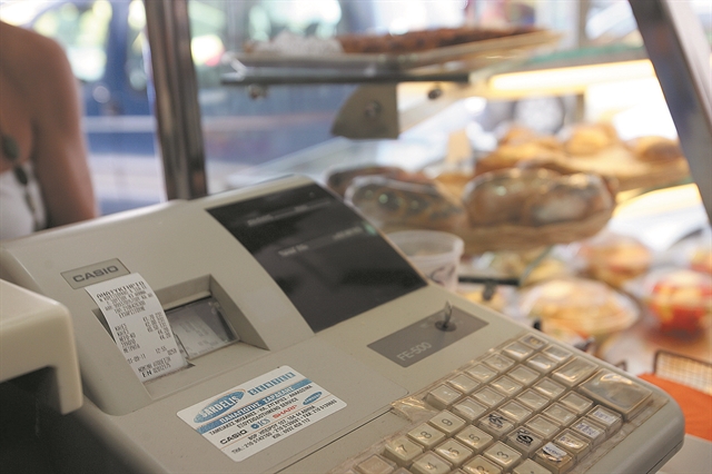 Πώς αποκαλύπτονται όσοι δεν κόβουν αποδείξεις Ή δεν στέλνουν τα στοιχεία στην ΑΑΔΕ