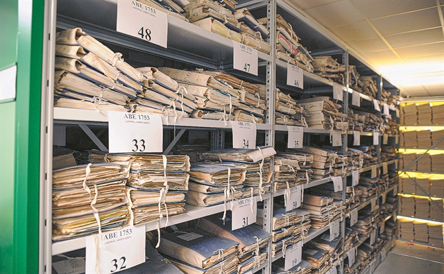 Τα Γενικά Αρχεία του Κράτους στο έλεος της… τύχης