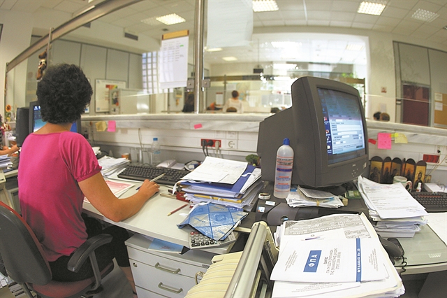 Λίγες ρυθμίσεις στην Εφορία