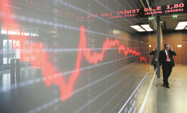 Αρνητικό σερί στη σκιά της διεθνούς αβεβαιότητας