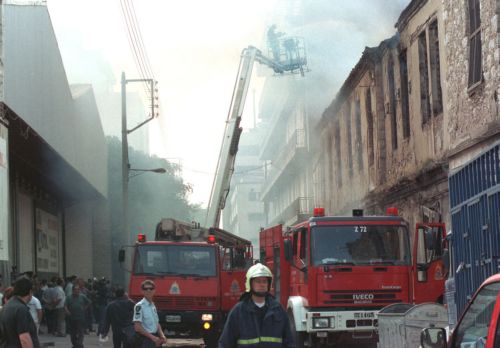 Υπό έλεγχο η πυρκαγιά σε κεντρικό ξενοδοχείο της Αθήνας