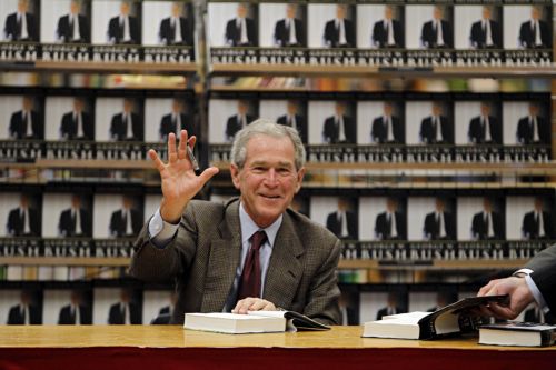 Σύλληψη του Τζορτζ Μπους ζητά η Διεθνής Αμνηστία