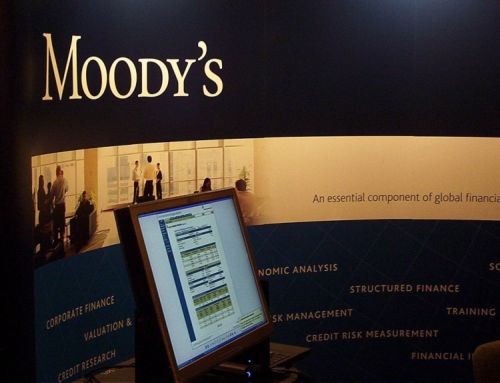 Moody’s: Τριπλή υποβάθμιση για τα ιταλικά ομόλογα