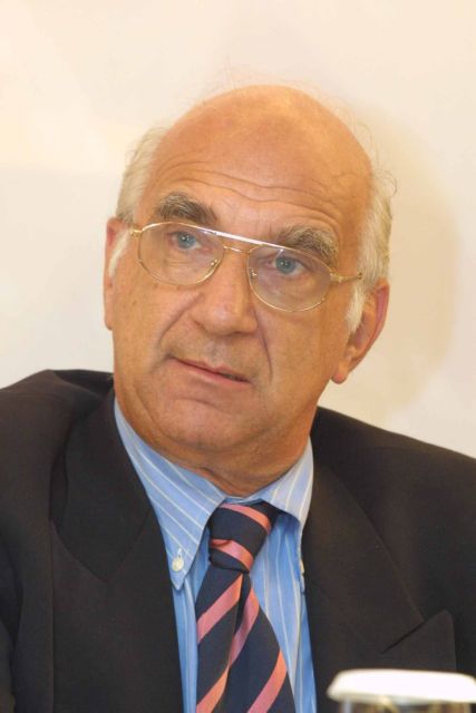 Πέθανε ο καθηγητής Νεοκλής Σαρρής