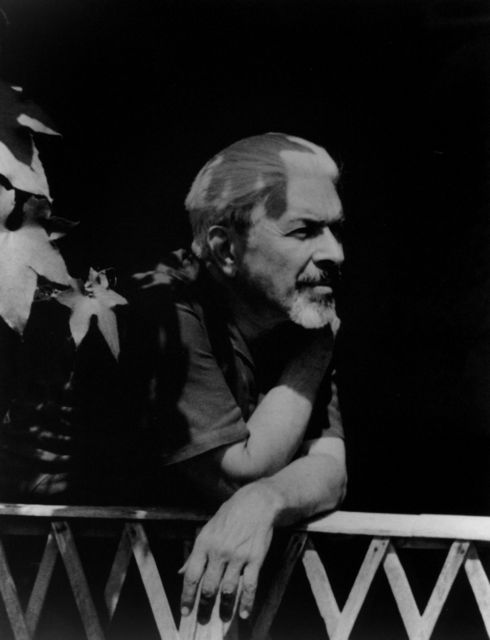 Η «κιβωτός της
ακολασίας»
ανοίγει ξανά πανιά