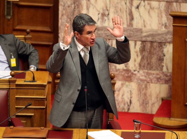 Αντίδραση
πολλών βουλευτών
του ΠΑΣΟΚ | tanea.gr Αντίδραση
πολλών βουλευτών
του ΠΑΣΟΚ | tanea.gr