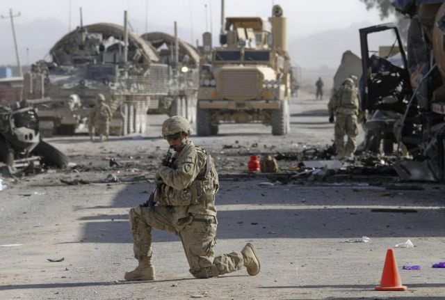 Γαλλία: Ανέστειλε τις στρατιωτικές επιχειρήσεις στο Αφγανιστάν