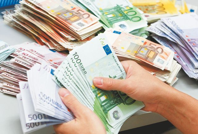 Αντλήθηκαν 1,625 δισ. ευρώ από τα τρίμηνα έντοκα