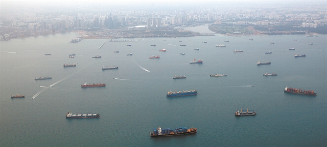 Ουρές από τάνκερ στα στενά της Σιγκαπούρης - ΤΑ ΝΕΑ