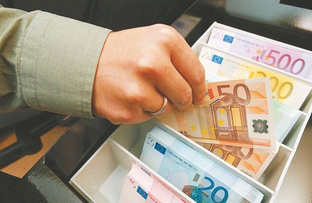 Υπ. Οικονομικών: Στα 9,145 δισ. ευρώ το έλλειμμα στο τετράμηνο