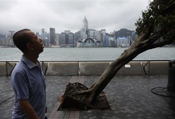 Ισχυρός τυφώνας πέρασε από το Χονγκ Κονγκ