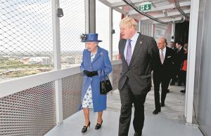 Θα σώσει η Ελισάβετ τη Βρετανία;