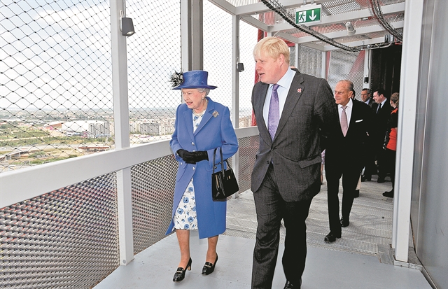 Θα σώσει η Ελισάβετ τη Βρετανία;