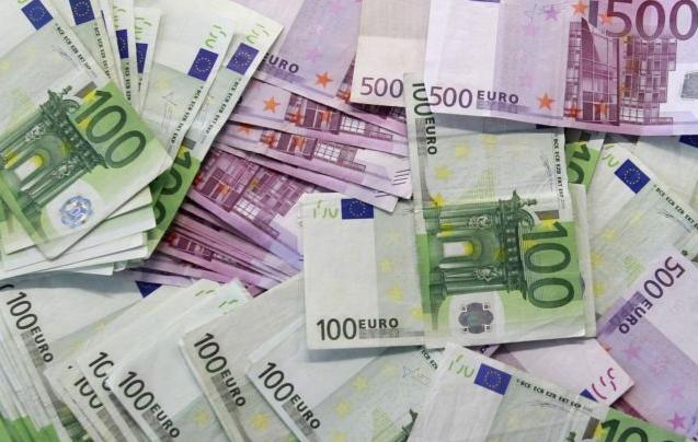 Στα 12,3 δισ. ευρώ μειώθηκε το έλλειμμα, «μαύρη τρύπα» 1,4 δισ. ευρώ στα έσοδα