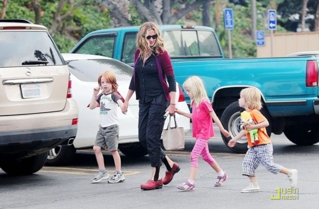 «Ευτυχώς, η ζωή μου δεν είναι ταινία» 
λέει η νοικοκυρά Τζούλια Ρόμπερτς