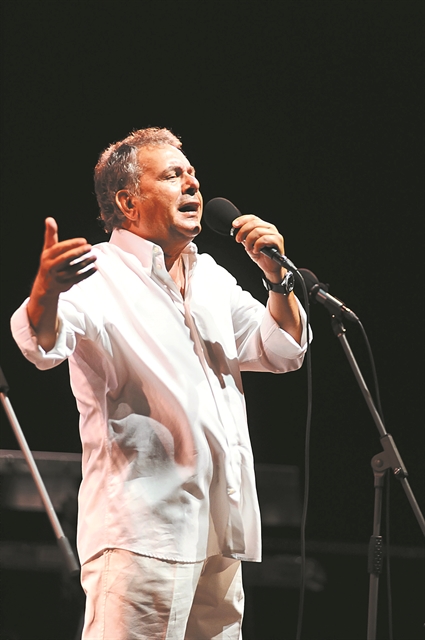 «Με φοβίζει η στιγμή που δεν θα τραγουδάω καλά»